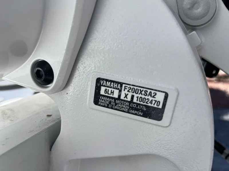 Slide: The Image of Sea Hunt Ultra 275 SE 2026 - 8