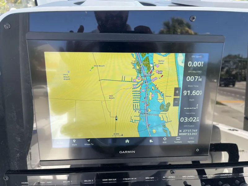 Slide: The Image of Sea Hunt Ultra 275 SE 2026 - 13