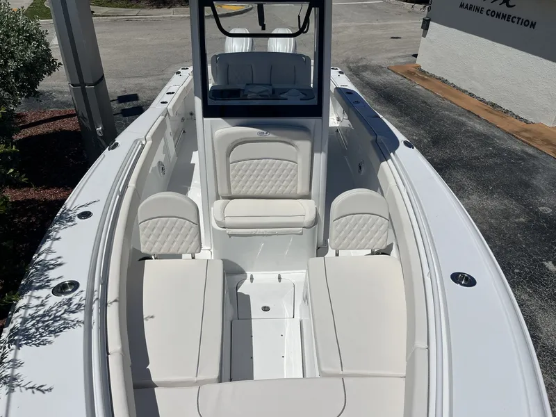 Slide: The Image of Sea Hunt Ultra 275 SE 2026 - 17