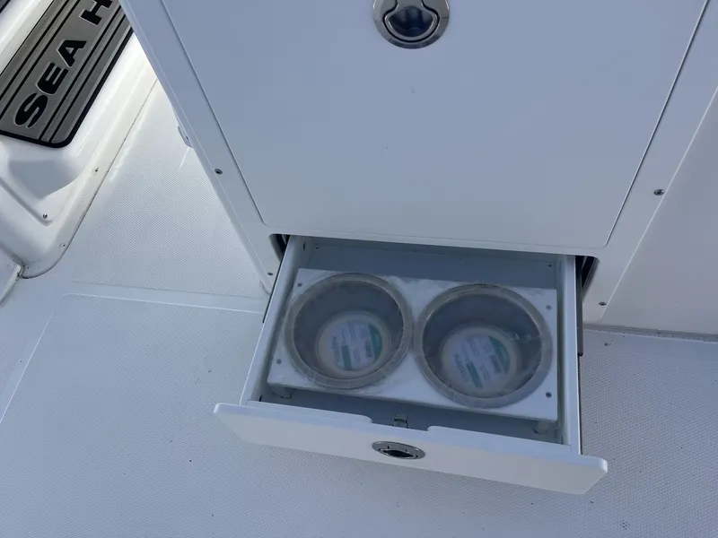 Slide: The Image of Sea Hunt Ultra 275 SE 2026 - 27