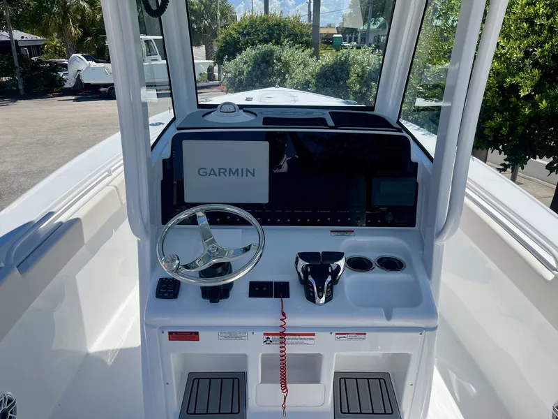 Slide: The Image of Sea Hunt Ultra 275 SE 2026 - 11