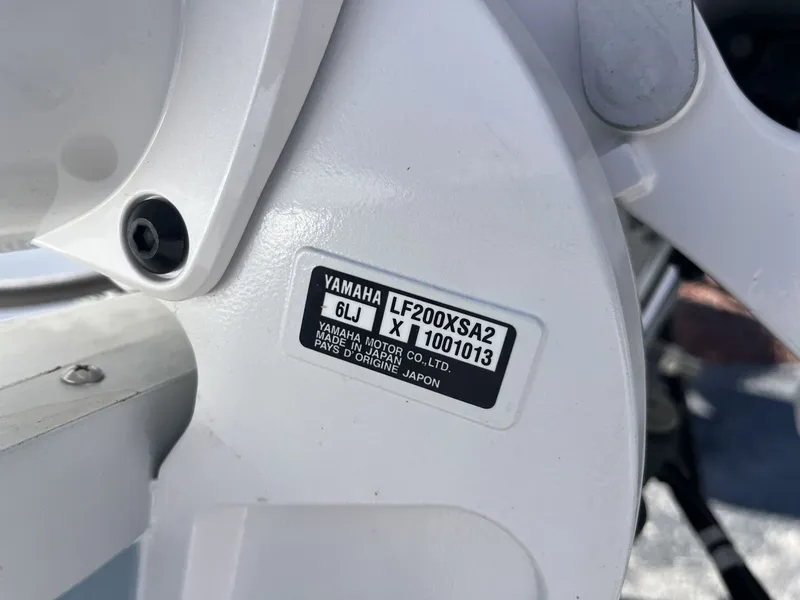 Slide: The Image of Sea Hunt Ultra 275 SE 2026 - 9