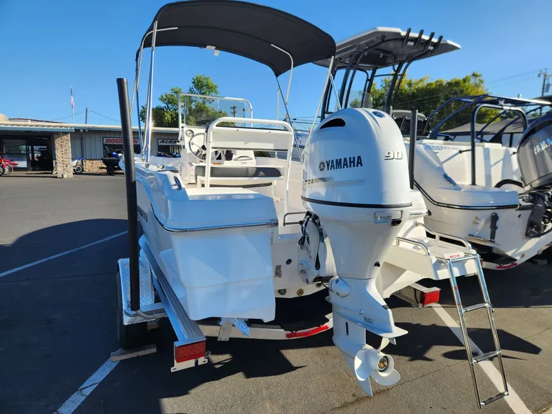 Slide: The Image of Robalo R160 Center Console 2026 - 3