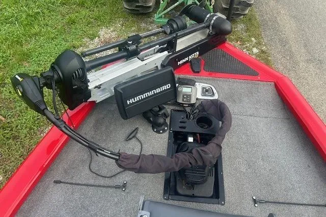 Slide: The Image of 2015 Tracker Pro Team 175TXW boat with Humminbird electronics and Minn Kota trolling motor. - 6