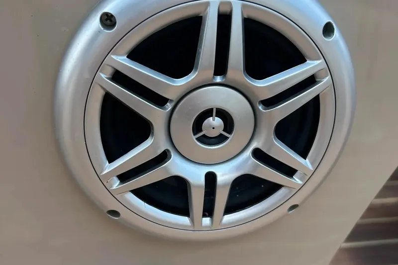 Slide: The Image of Close-up of a speaker on a 2014 Crest 230 Crest II SLC boat. - 22