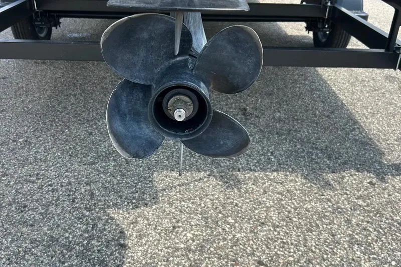 Slide: The Image of Propeller of 2014 Crest 230 Crest II SLC boat on trailer, close-up view. - 9