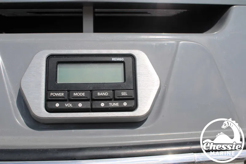 Slide: The Image of Malibu Wakesetter 25 LSV 2022 - 11