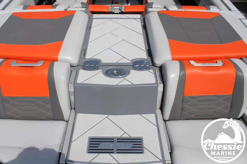 Slide: The Image of Malibu Wakesetter 25 LSV 2022 - 14