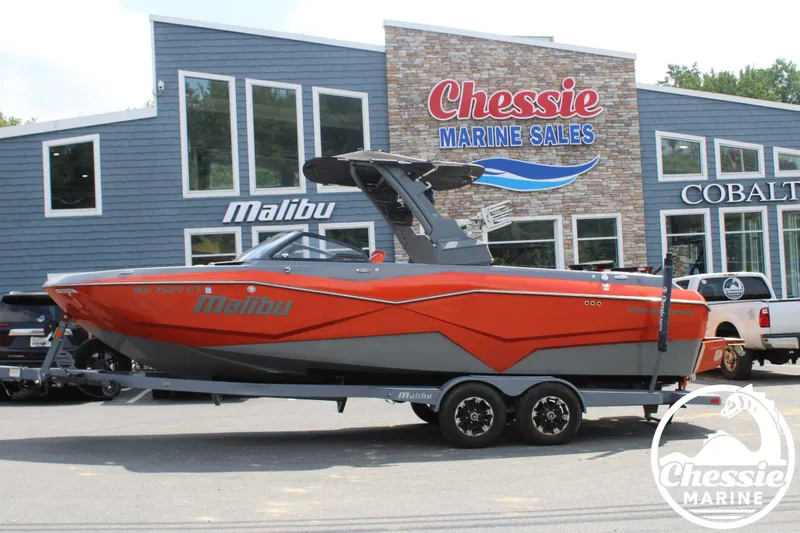 Slide: The Image of Malibu Wakesetter 25 LSV 2022 - 2