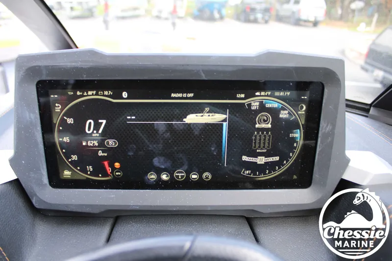 Slide: The Image of Malibu Wakesetter 25 LSV 2022 - 23