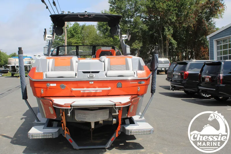 Slide: The Image of Malibu Wakesetter 25 LSV 2022 - 7