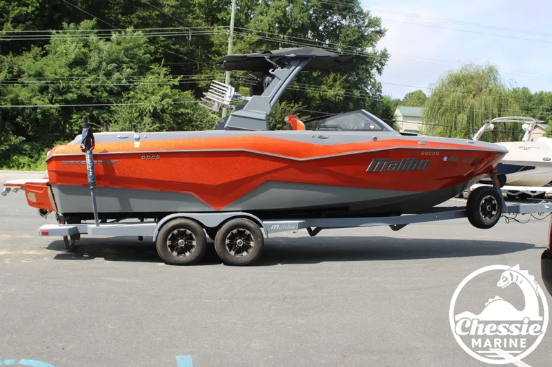 Slide: The Image of Malibu Wakesetter 25 LSV 2022 - 9