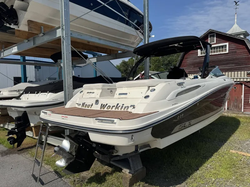 Slide: The Image of Sea Ray 250 SLX 2014 - 3
