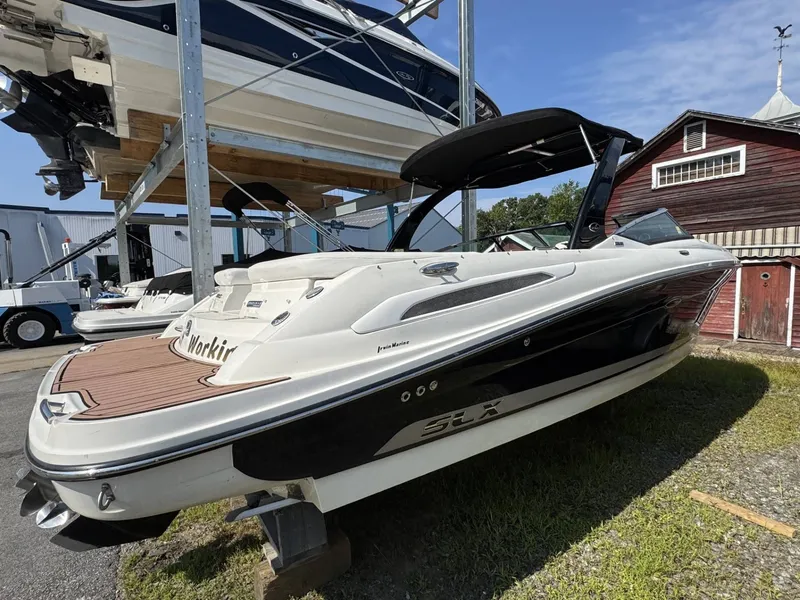 Slide: The Image of Sea Ray 250 SLX 2014 - 4