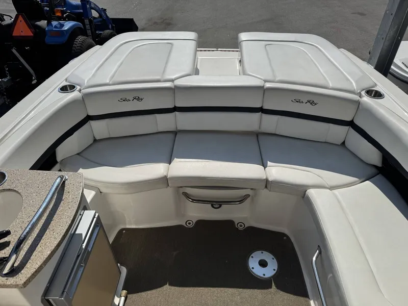 Slide: The Image of Sea Ray 250 SLX 2014 - 6