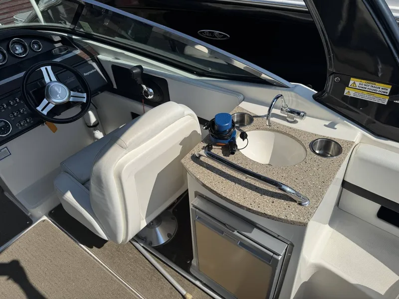 Slide: The Image of Sea Ray 250 SLX 2014 - 7