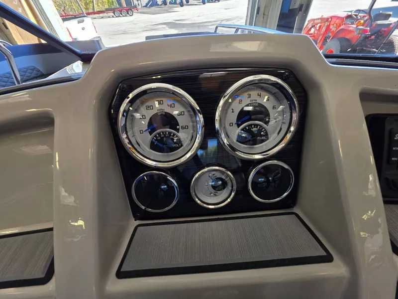 Slide: The Image of Starcraft SVX 210 OB 2026 - 10