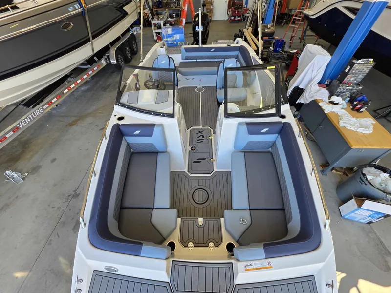 Slide: The Image of Starcraft SVX 210 OB 2026 - 13