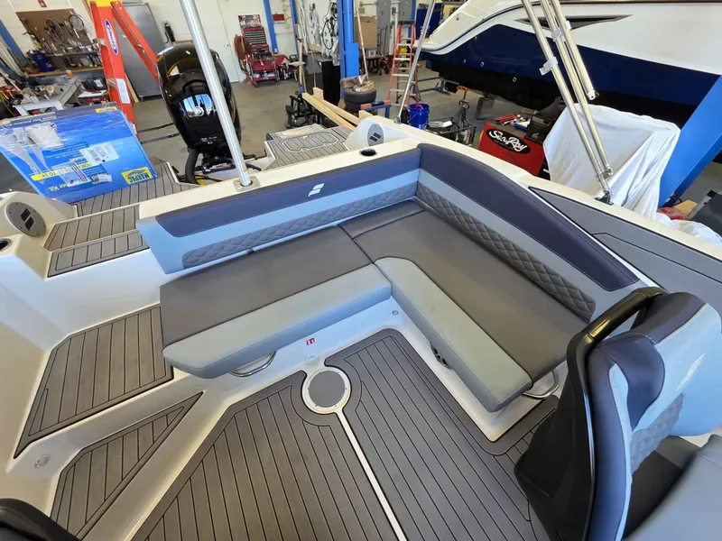 Slide: The Image of Starcraft SVX 210 OB 2026 - 5