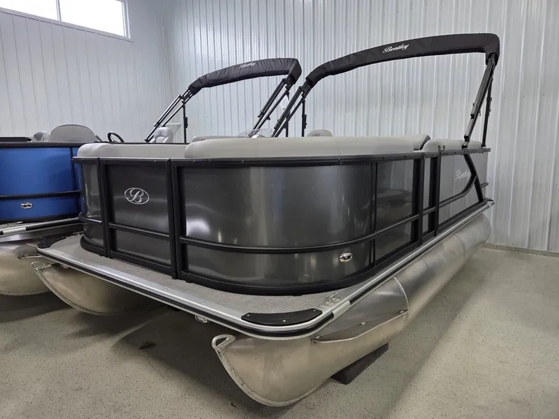 The Image of Bentley Pontoons LE 160 CR 2026 - 1