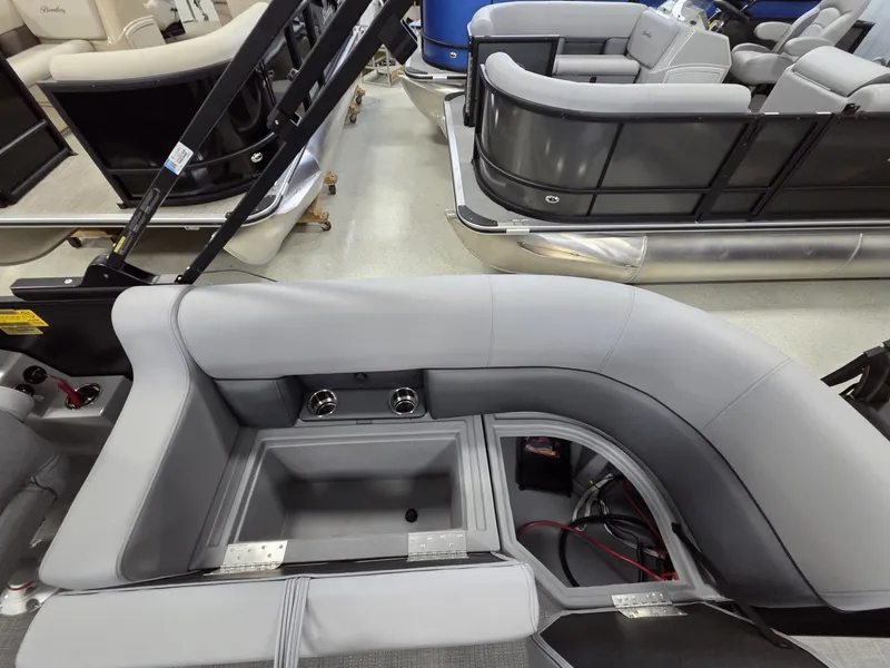 Slide: The Image of Bentley Pontoons Legacy 200 Navigator 2026 - 16