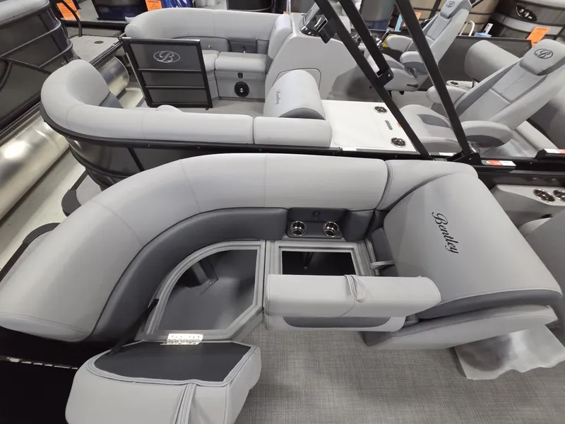 Slide: The Image of Bentley Pontoons Legacy 200 Navigator 2026 - 17