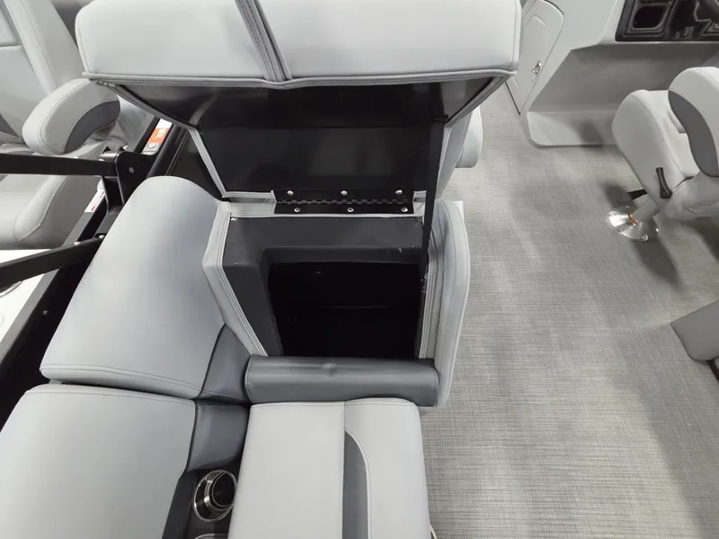 Slide: The Image of Bentley Pontoons Legacy 200 Navigator 2026 - 18