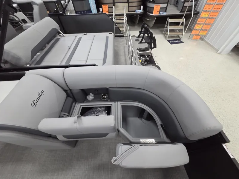 Slide: The Image of Bentley Pontoons Legacy 200 Navigator 2026 - 19