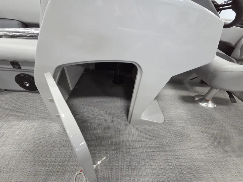 Slide: The Image of Bentley Pontoons Legacy 200 Navigator 2026 - 20