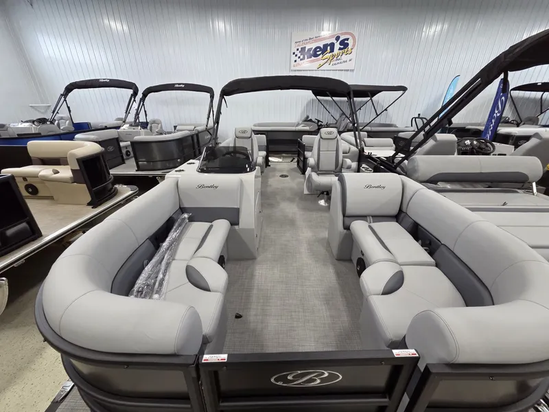 Slide: The Image of Bentley Pontoons Legacy 200 Navigator 2026 - 5