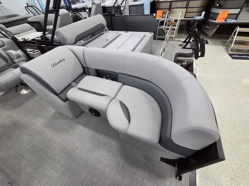 Slide: The Image of Bentley Pontoons Legacy 200 Navigator 2026 - 6