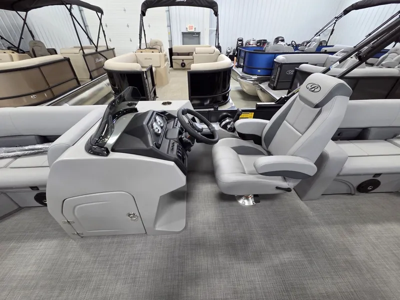 Slide: The Image of Bentley Pontoons Legacy 200 Navigator 2026 - 9