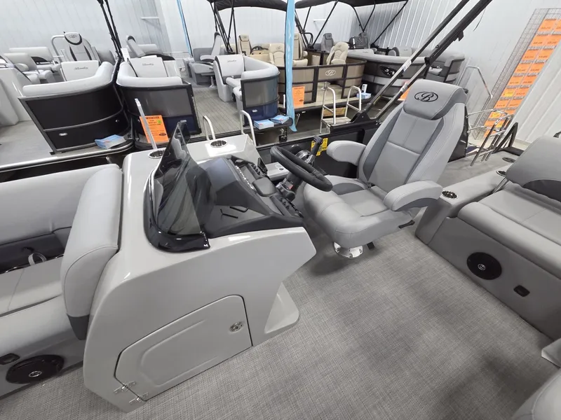 Slide: The Image of Bentley Pontoons Legacy 200 Swingback 2026 - 11