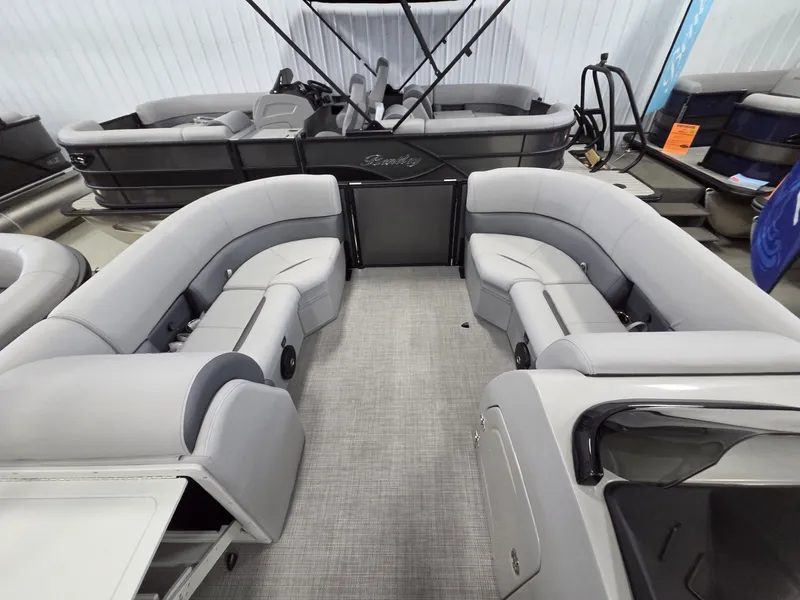 Slide: The Image of Bentley Pontoons Legacy 200 Swingback 2026 - 18