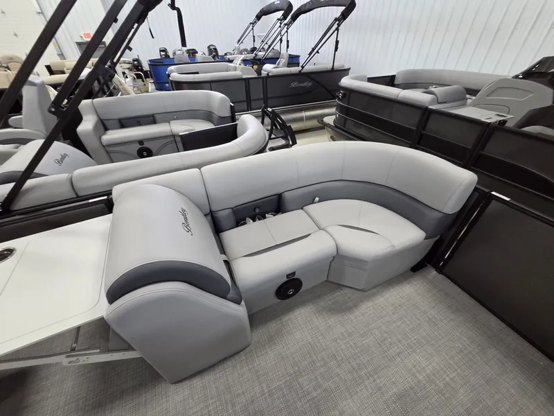 Slide: The Image of Bentley Pontoons Legacy 200 Swingback 2026 - 19