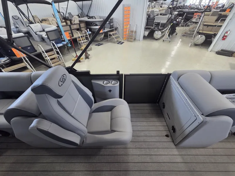 Slide: The Image of Bentley Pontoons Legacy 223 Navigator 2026 - 22