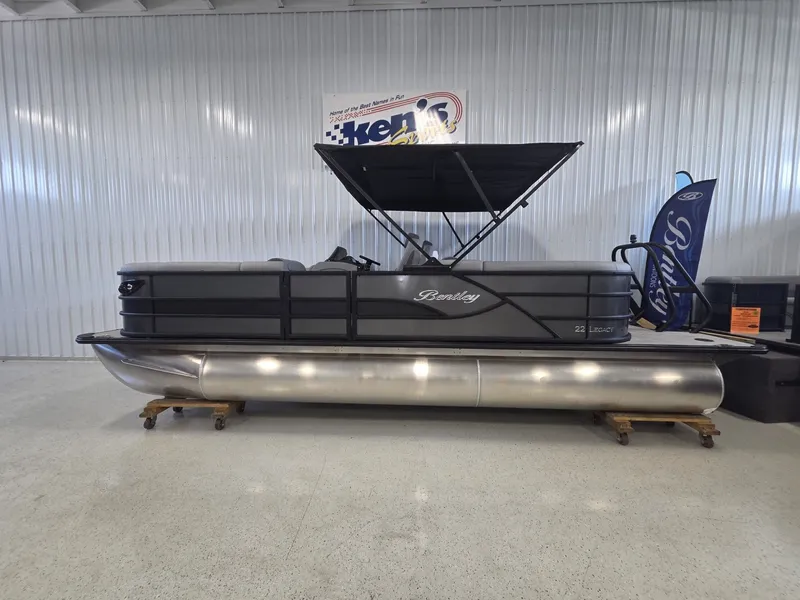 Slide: The Image of Bentley Pontoons Legacy 223 Navigator 2026 - 5