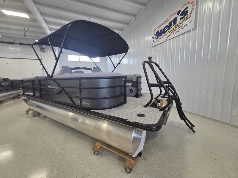 Slide: The Image of Bentley Pontoons Legacy 223 Navigator 2026 - 7