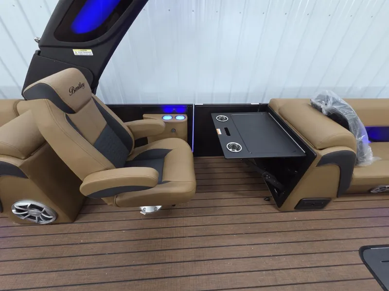 Slide: The Image of Bentley Pontoons Elite 253 Admiral 2026 - 10