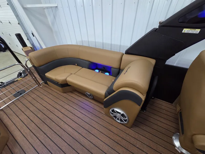 Slide: The Image of Bentley Pontoons Elite 253 Admiral 2026 - 18
