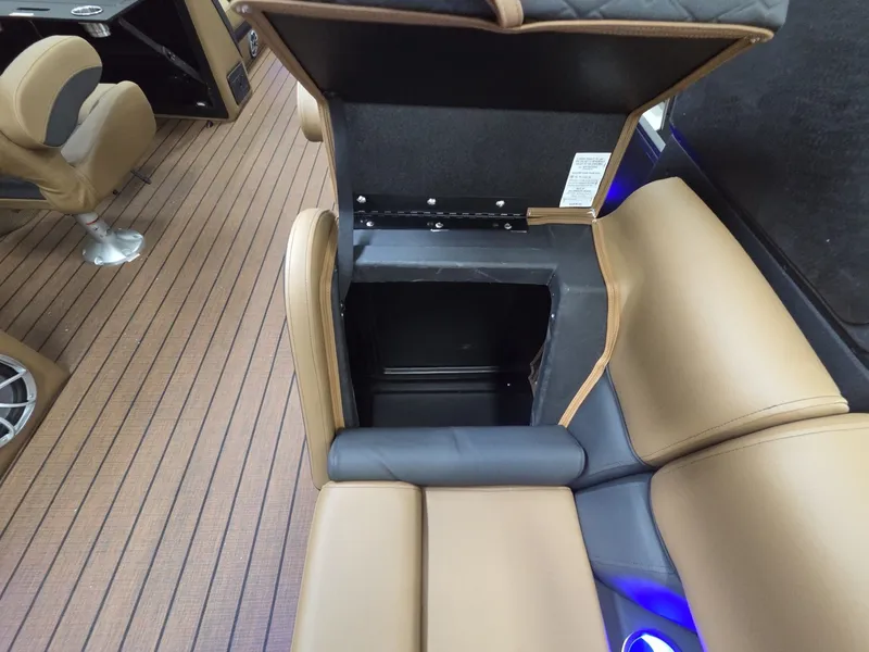 Slide: The Image of Bentley Pontoons Elite 253 Admiral 2026 - 20