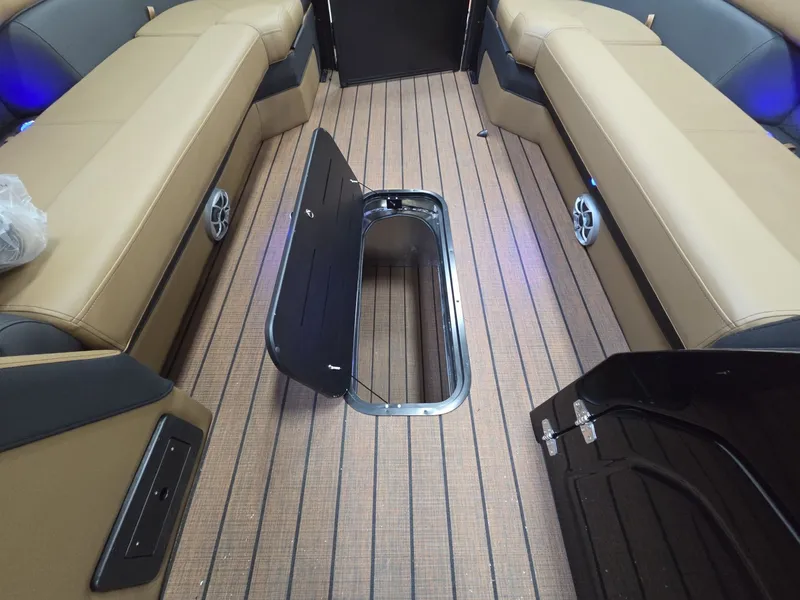 Slide: The Image of Bentley Pontoons Elite 253 Admiral 2026 - 24