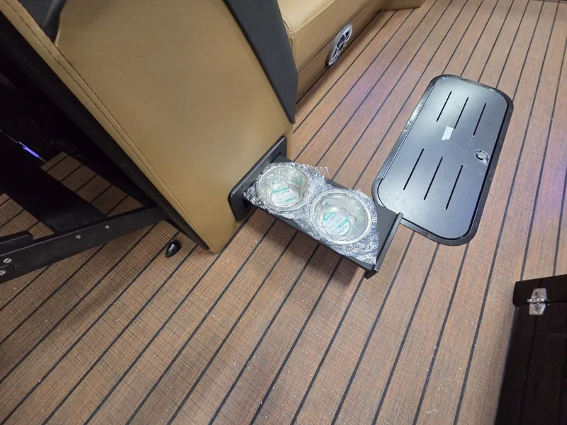 Slide: The Image of Bentley Pontoons Elite 253 Admiral 2026 - 26