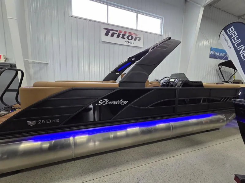 Slide: The Image of Bentley Pontoons Elite 253 Admiral 2026 - 3