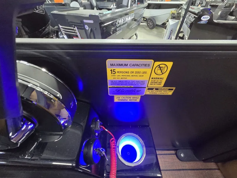 Slide: The Image of Bentley Pontoons Elite 253 Admiral 2026 - 31