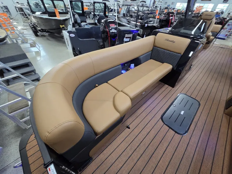 Slide: The Image of Bentley Pontoons Elite 253 Admiral 2026 - 4