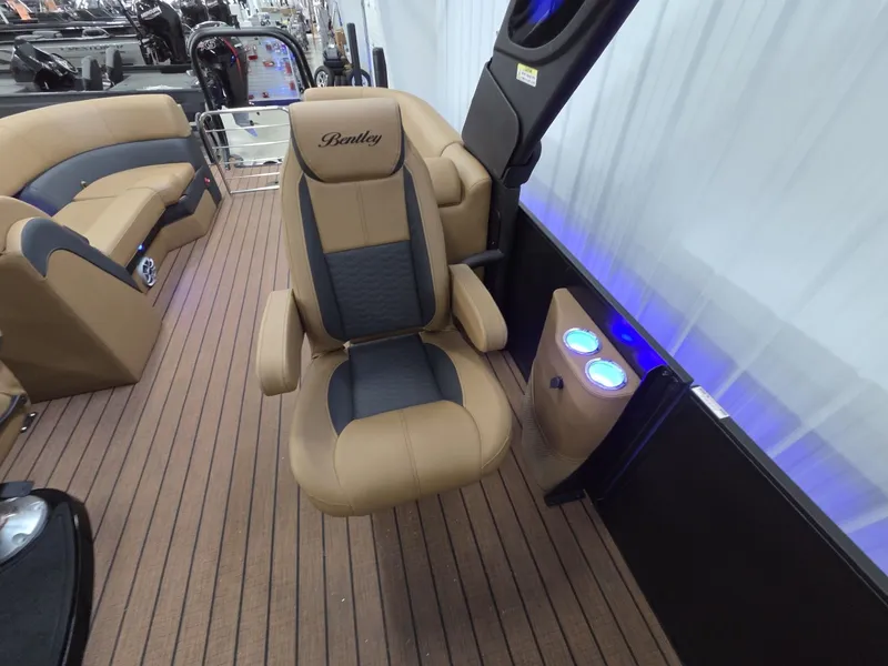 Slide: The Image of Bentley Pontoons Elite 253 Admiral 2026 - 8