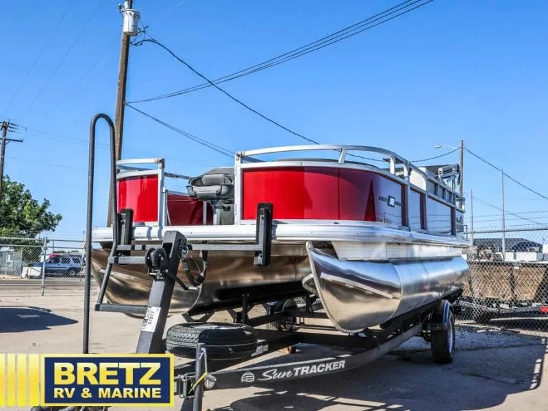 Slide: The Image of Bass Buggy 18 DLX 2026 - 10