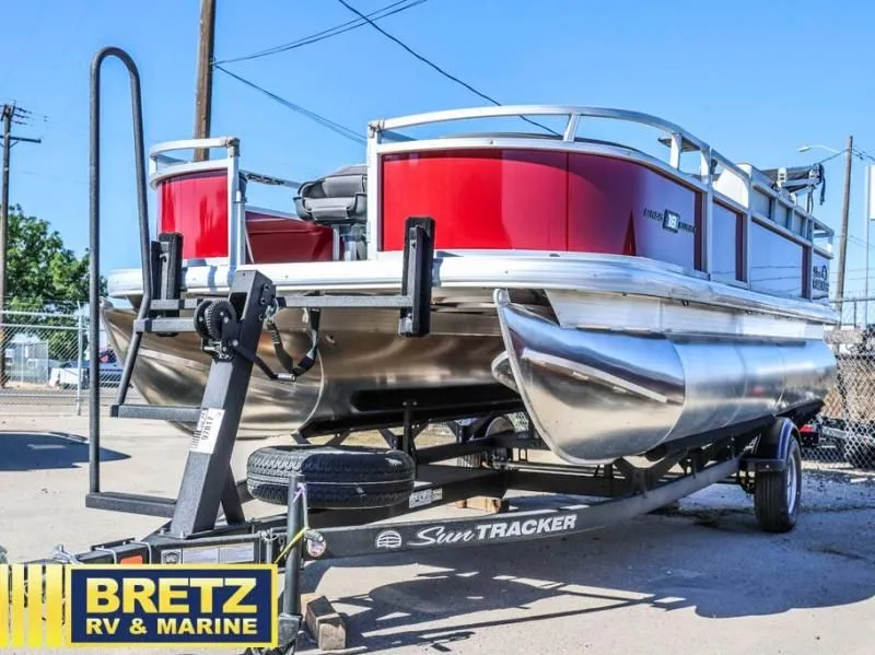 Slide: The Image of Bass Buggy 18 DLX 2026 - 11