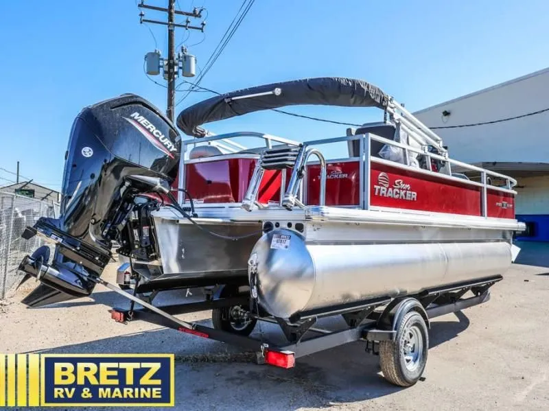 Slide: The Image of Bass Buggy 18 DLX 2026 - 12